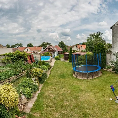 بيت للعطل Malovany Dvur Dolní Dunajovice