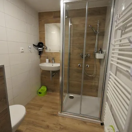 Malovany Dvur * Dolni Dunajovice