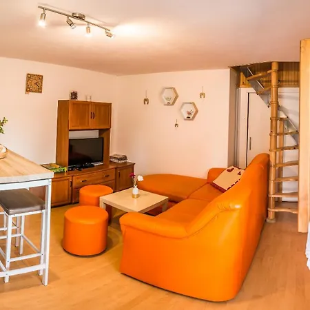 Malovany Dvur Dolní Dunajovice