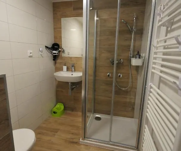 Malovany Dvur * Dolní Dunajovice